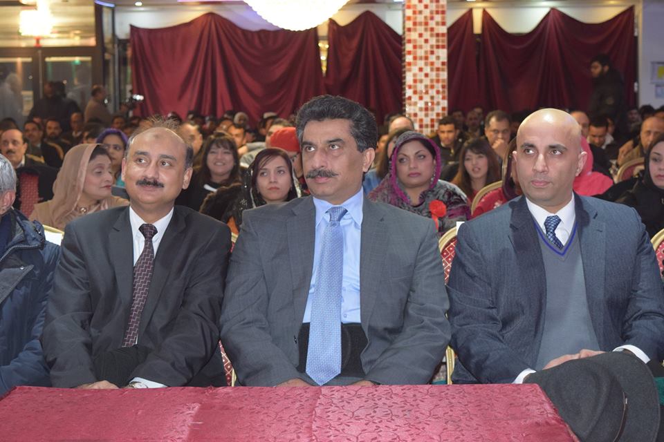 پیرس کی سماجی و سیاسی شخصیت زاہد ہاشمی نے یوم یکجہتی کشمیر کے موقع ایک پروقار تقریب کا اہتمام کیا۔