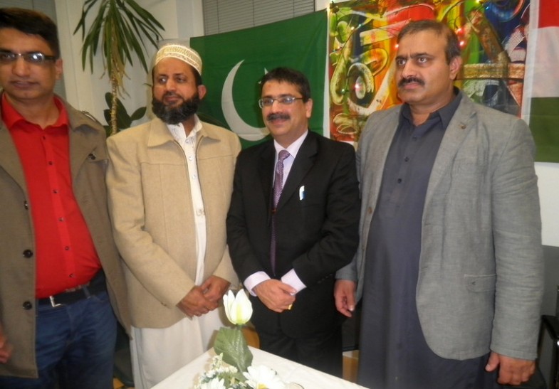 Pakistan Day, Flag Ceremoney