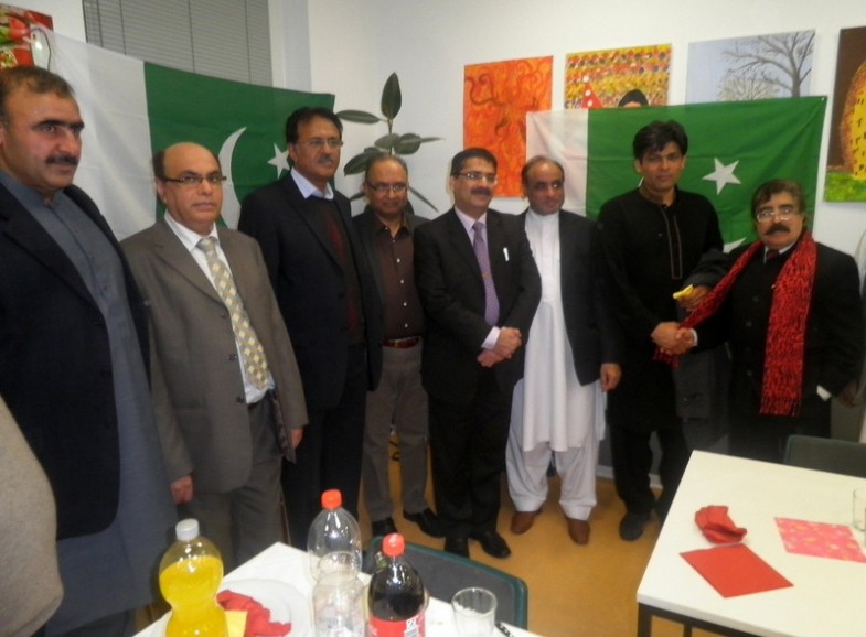 Pakistan Day, Flag Ceremoney