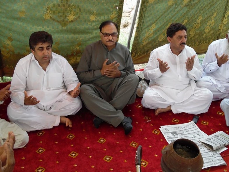 چوہدری منیر وڑائچ کے والد محترم کی وفات پر فاتحہ خوانی (2)