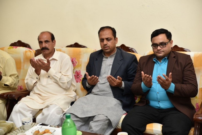 Qari Farooq Ahmad Farooqi Gursy Mother Death Friends Express Condolences 