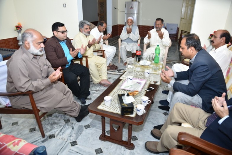 Qari Farooq Ahmad Farooqi Gursy Mother Death Friends Express Condolences 