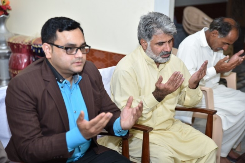 Qari Farooq Ahmad Farooqi Gursy Mother Death Friends Express Condolences 