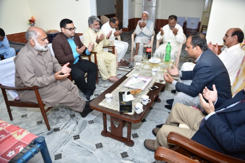 Qari Farooq Ahmad Farooqi Gursy Mother Death Friends Express Condolences 