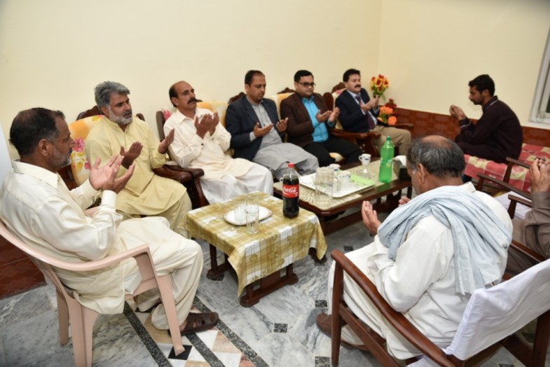 Qari Farooq Ahmad Farooqi Gursy Mother Death Friends Express Condolences 