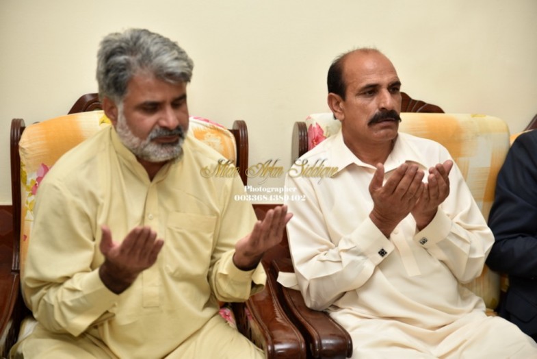 Qari Farooq Ahmad Farooqi Gursy Mother Death Friends Express Condolences 