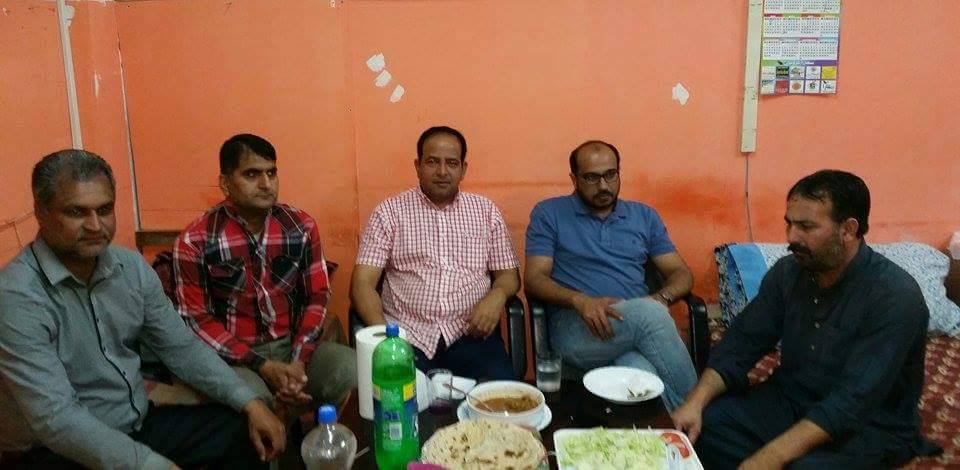 چوہدری محمد اقبال گجر کی طرف سے ڈاکٹر عرفان مجید راجہ کے اعزاز میں شاندار ظہرانہ.