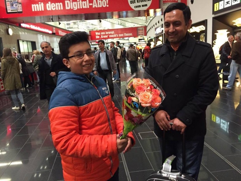 Allama Abdul Latif Chishti Azhari Vienna Airport Welcoming