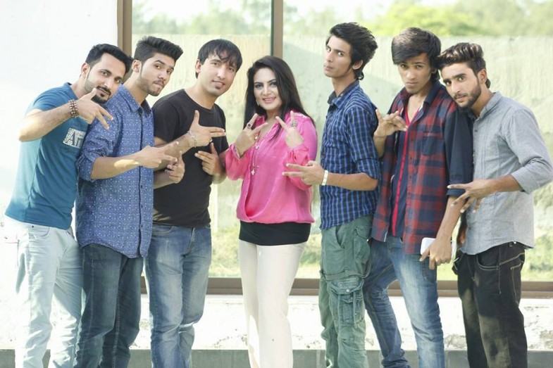 Annie Tahira,Shoaib Asghar,Charming Style