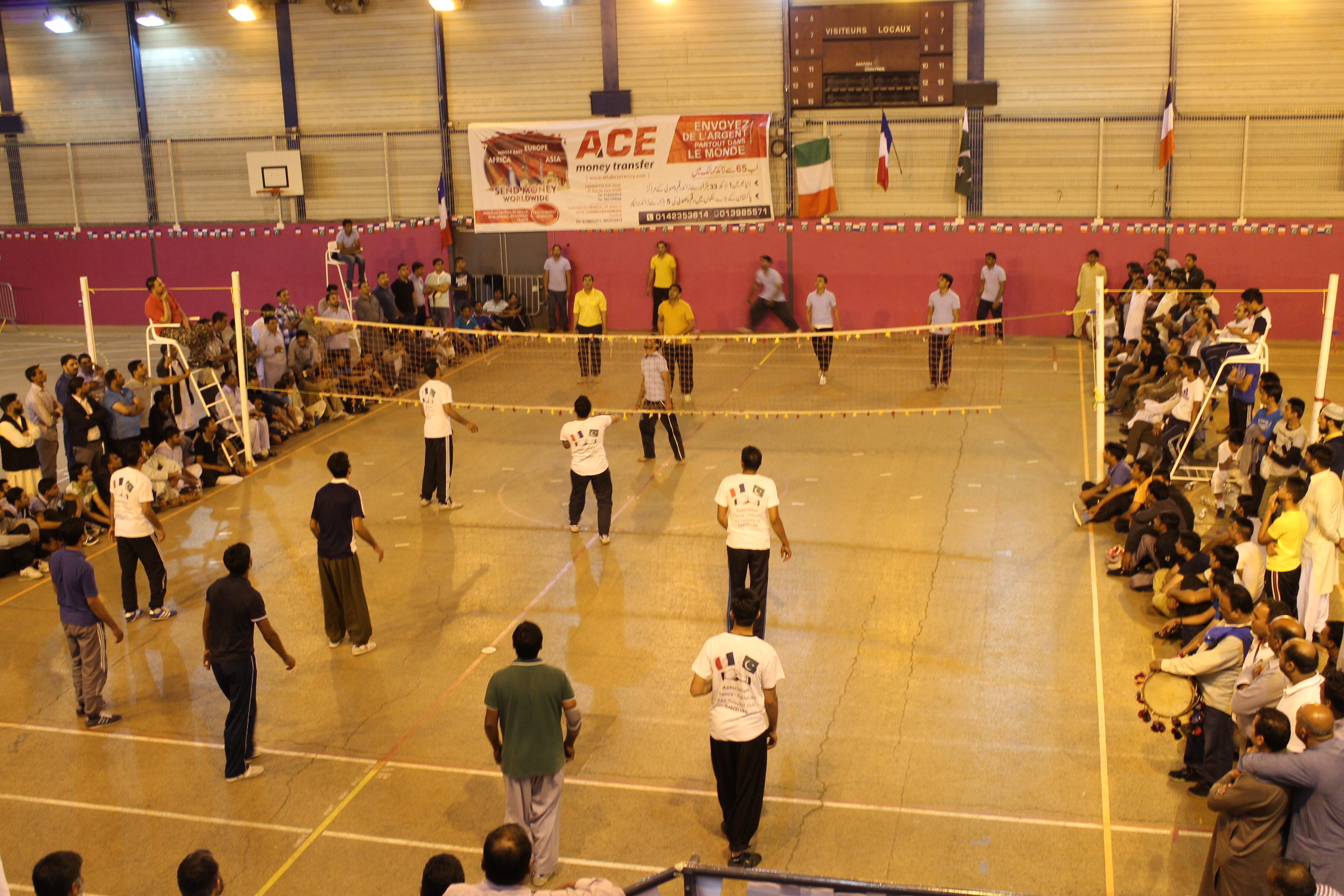 پیرس ۔یورپین والی بال تورنامنٹ (2)