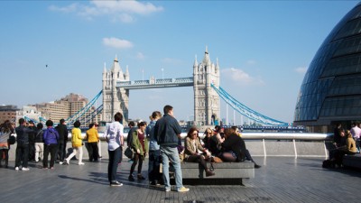 London Bridge Tourist 