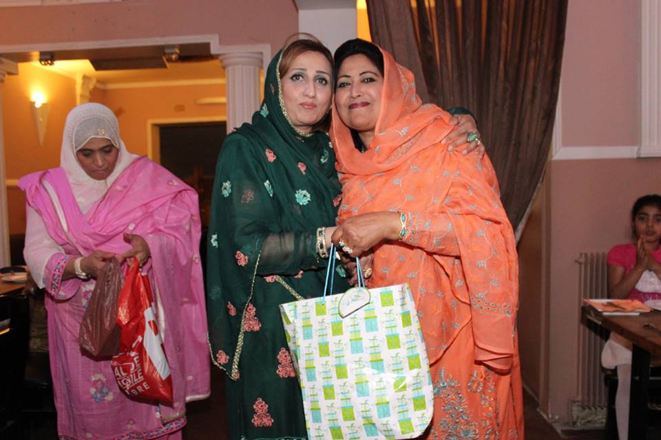 محترمہ ناصرہ خان کی طرف سے افطار  پارٹی (1)
