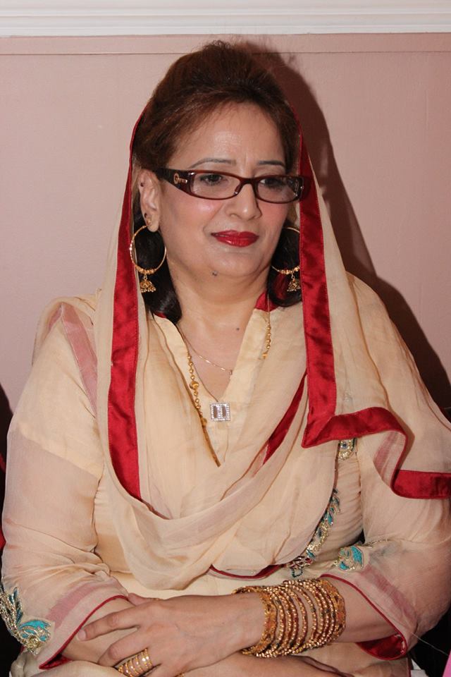 محترمہ ناصرہ خان کی طرف سے افطار پارٹی (15)