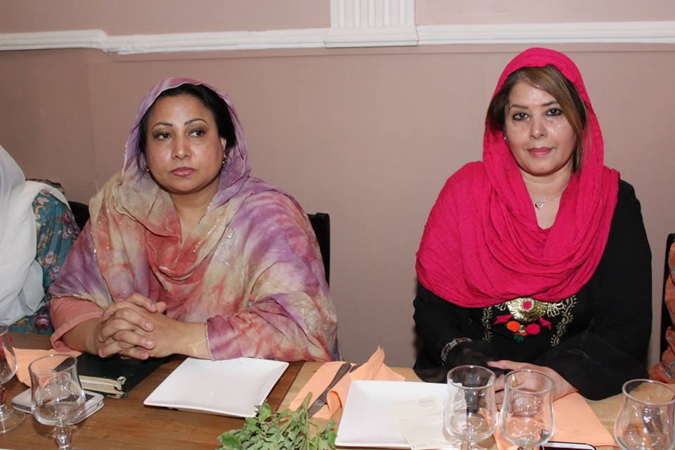 محترمہ ناصرہ خان کی طرف سے افطار پارٹی (6)