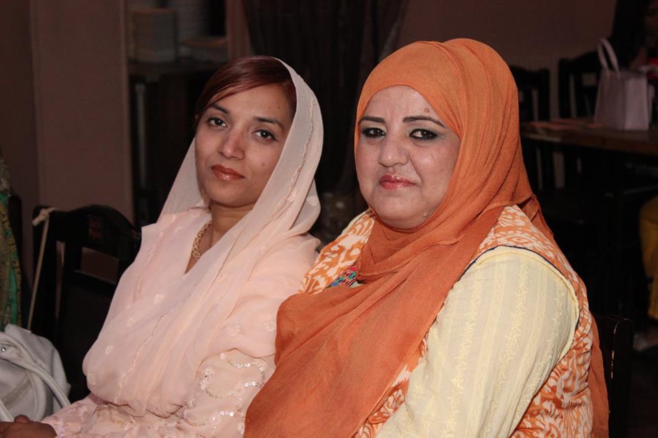 محترمہ ناصرہ خان کی طرف سے افطار  پارٹی (5)