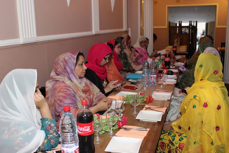 محترمہ ناصرہ خان کی طرف سے افطار  پارٹی (4)