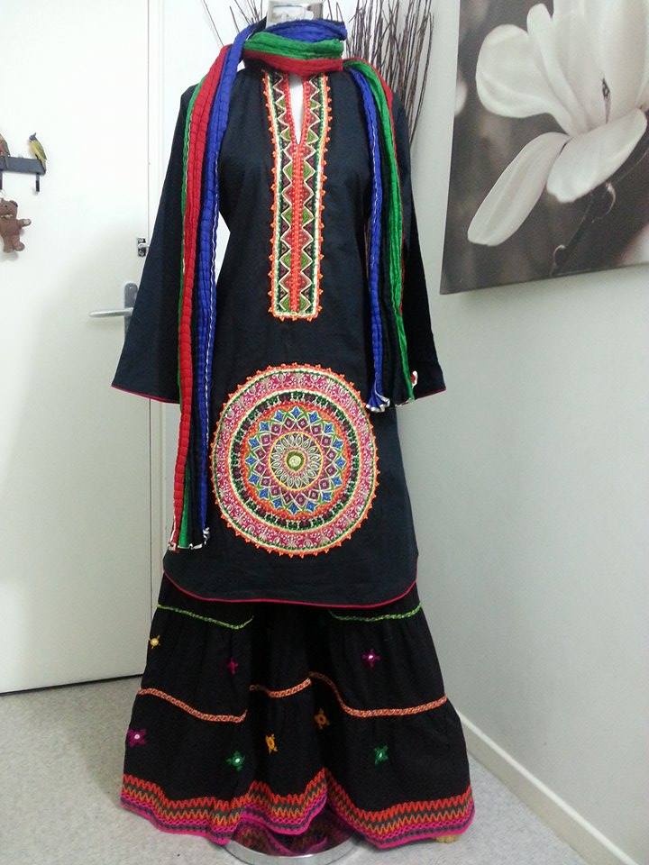 نینا خان فیشن ڈیزاینر موسم گرما کولکشن