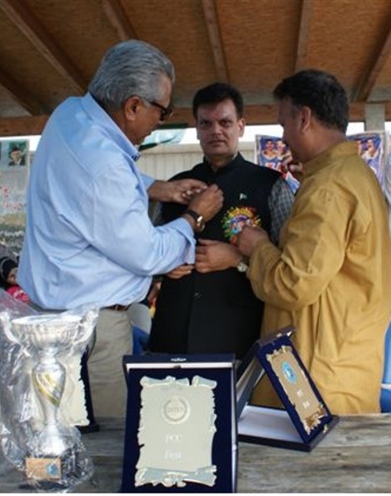 Akram Bajwa Receive Gold Medal