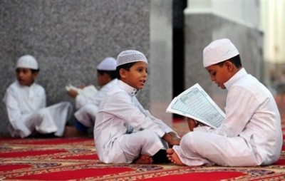Children Read Quran