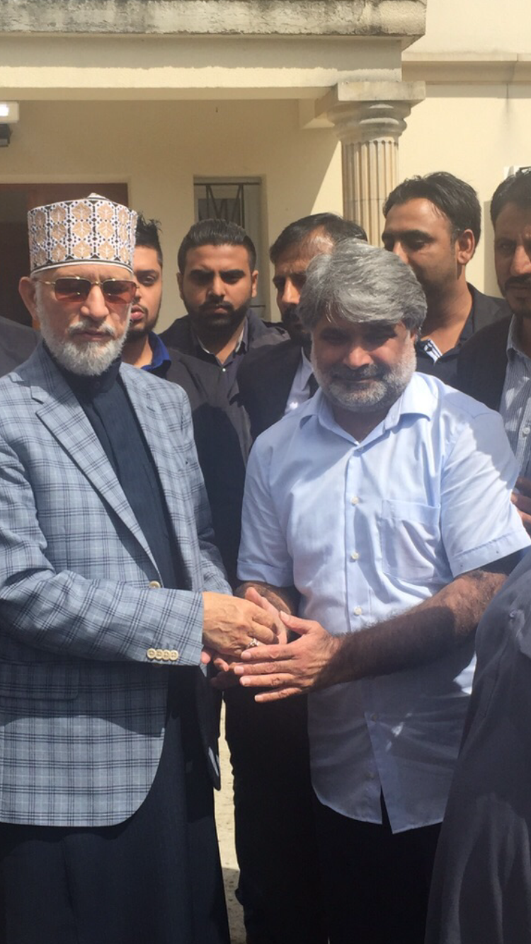 قاری فاروق احمد فاروقی نے ڈاکٹر علامہ طاہرالقادری سے خصوصی طور پر ملاقات