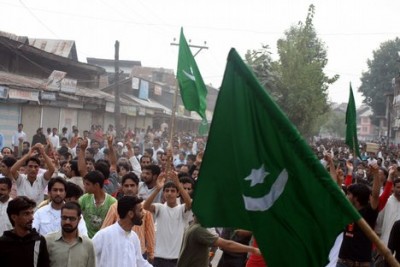 People Waving Pak Flag in Srinagar