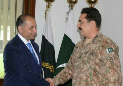 Sajjad with Raheel Sharif