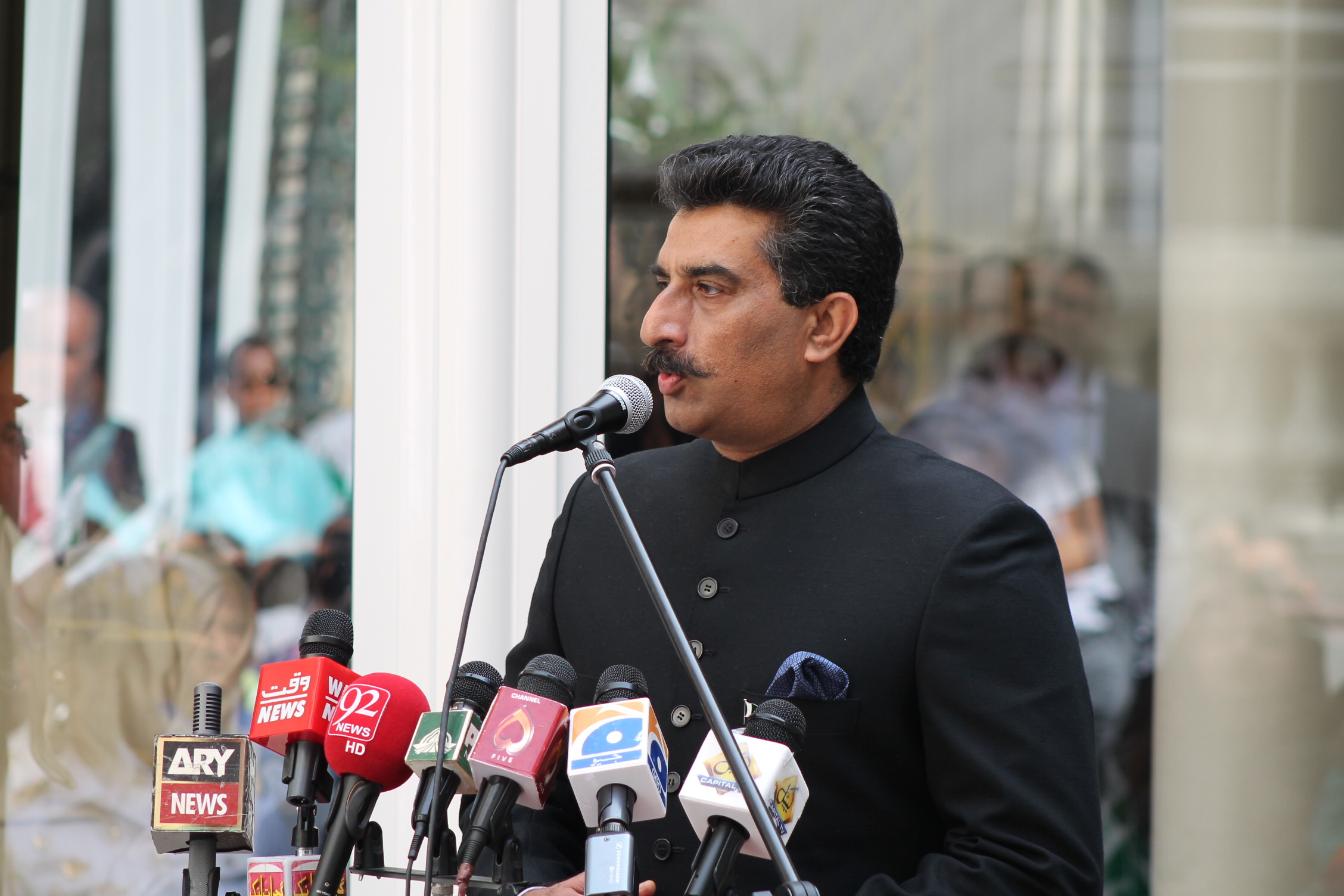 پاکستان کا 69 واں یوم جشن آزادی سفارتخانہ پاکستان فرانس میں جوش وخروش سے منایا گیا (6)