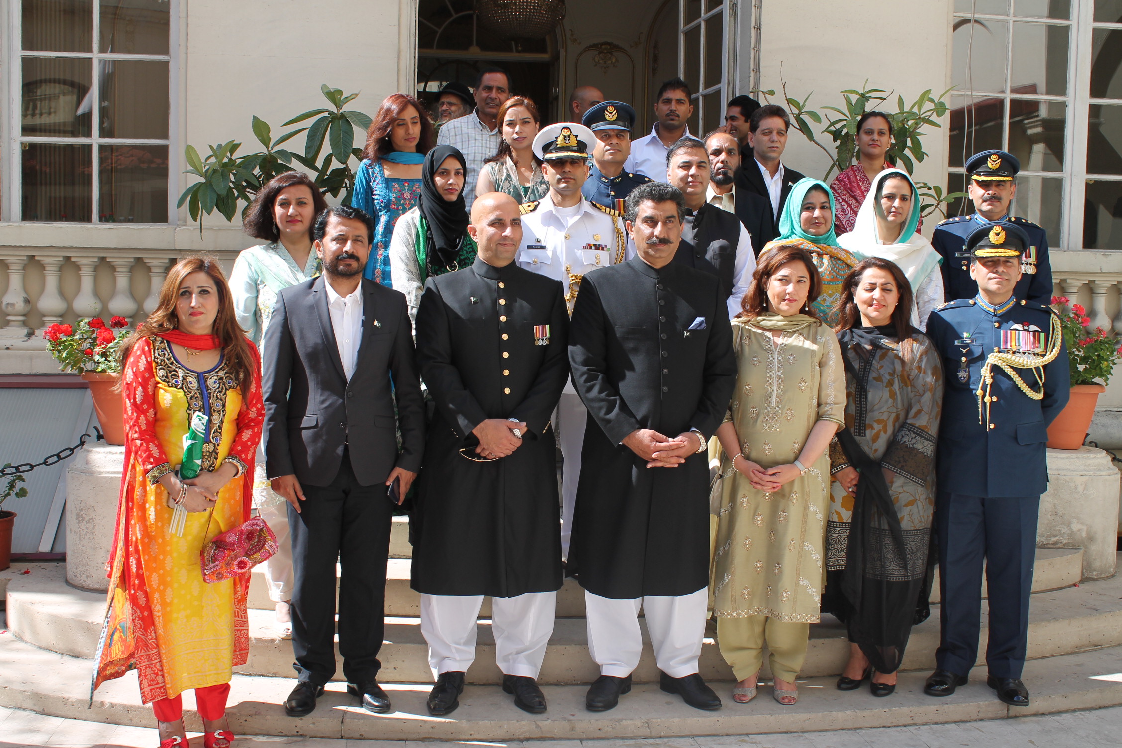 پاکستان کا 69 واں یوم جشن آزادی سفارتخانہ پاکستان فرانس میں جوش وخروش سے منایا گیا (2)