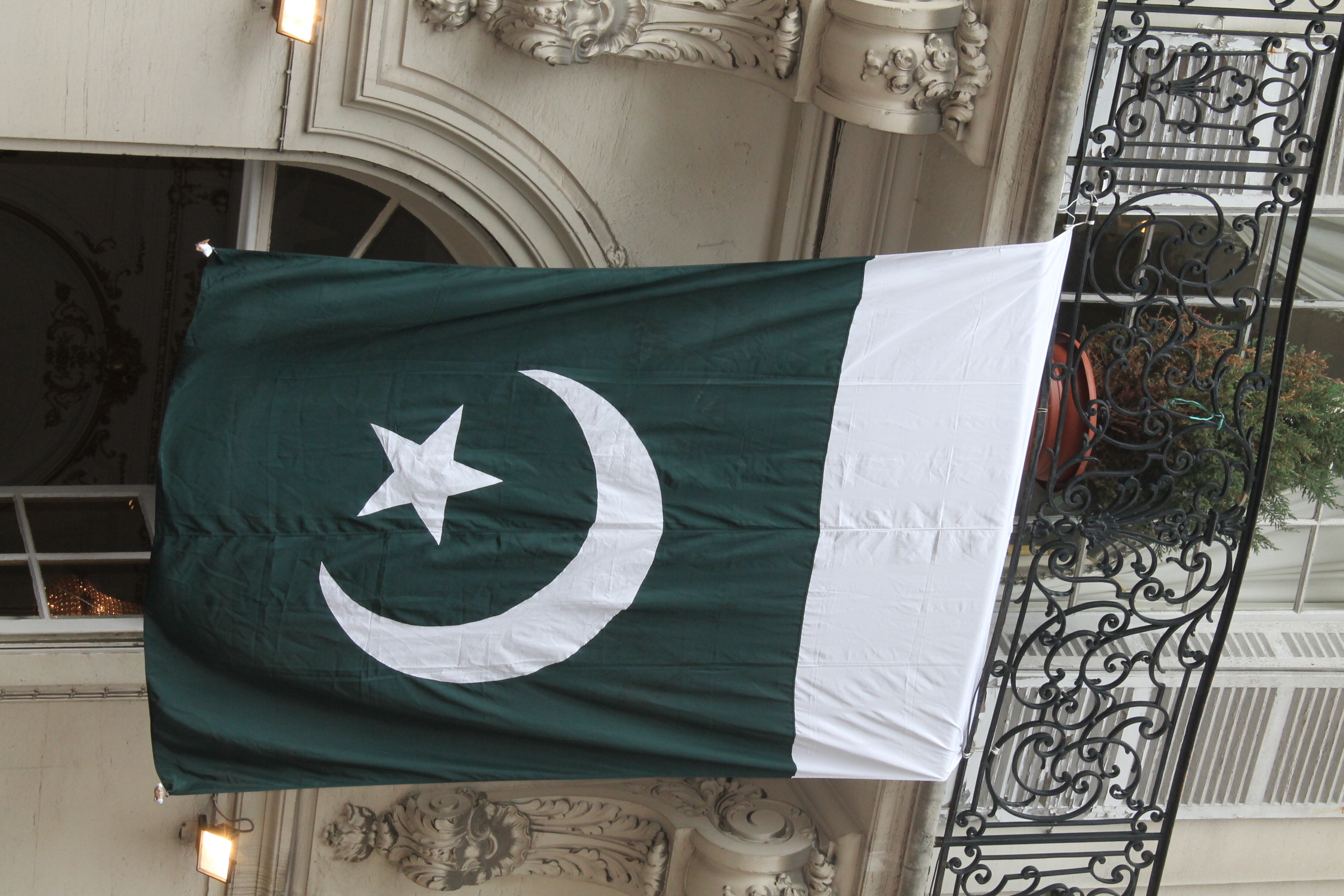 پاکستان کا 69 واں یوم جشن آزادی سفارتخانہ پاکستان فرانس میں جوش وخروش سے منایا گیا (12)