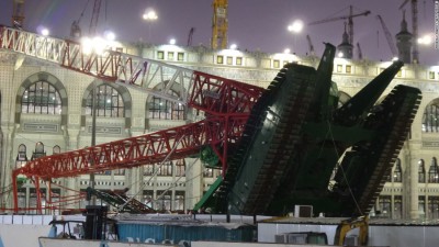 Mecca Crane Collaps
