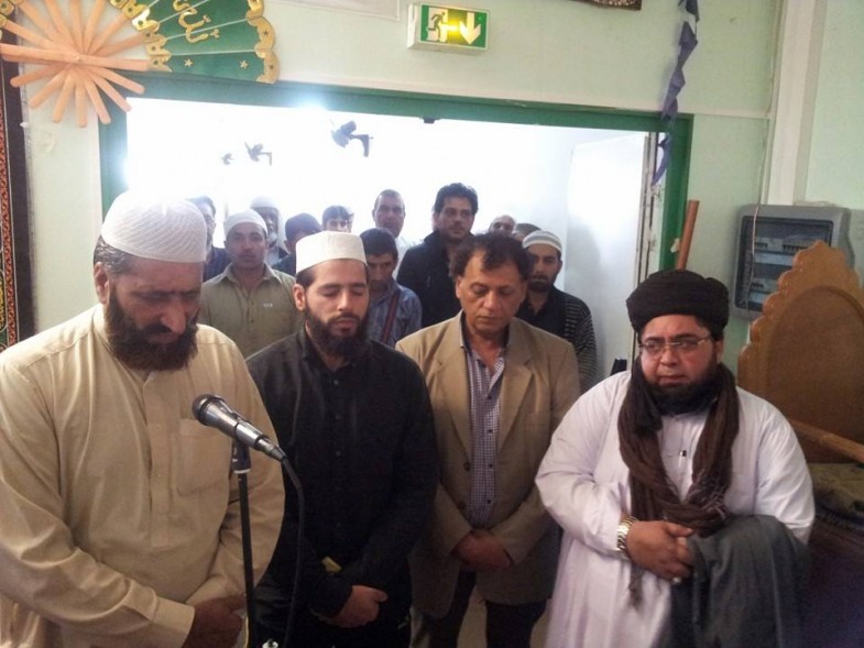 مولانا انس نورانی نے جمعتہ المبارک کی نماز پیریفت مسجد میں ادا کی (5)