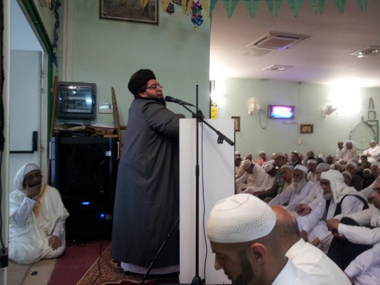 مولانا انس نورانی نے جمعتہ المبارک کی نماز پیریفت مسجد میں ادا کی (8)