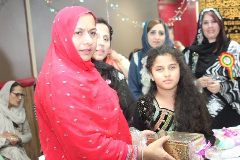 حق باھو ٹرسٹ ویمن وینگ فرانس کے زیر اہتمام محرم الحرم کا پروگرام (7)