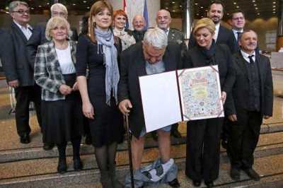 312202_29295674. [downloaded with 1stBrowser]