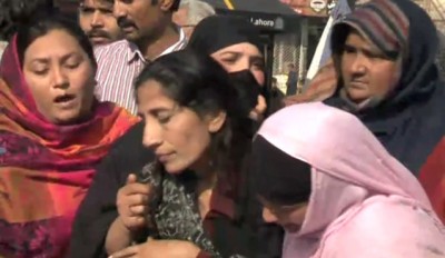 lhr protest3. [downloaded with 1stBrowser]