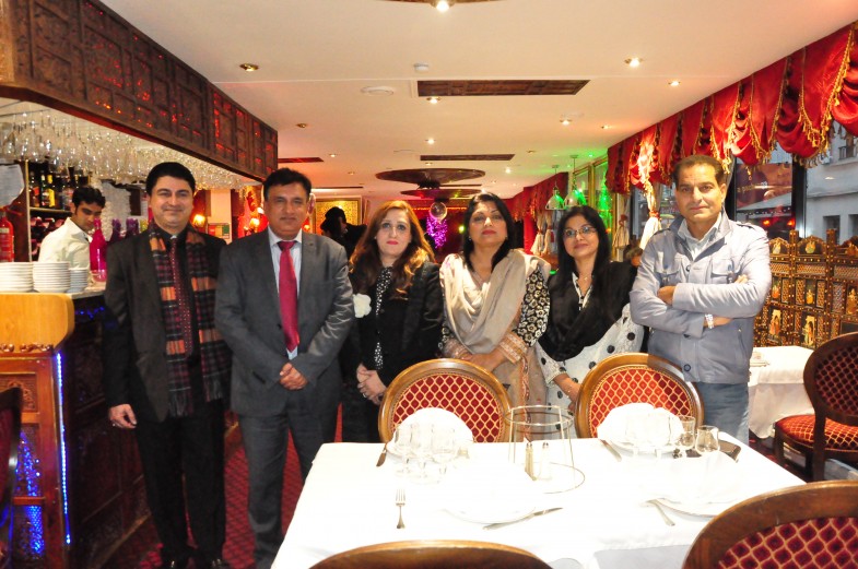 پیرس میں آج ٹی وی کے پروگرام ’’سوال ہے پاکستان کا‘‘ کی ریکارڈنگ (1)