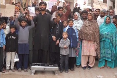 Multan: gas against protestors