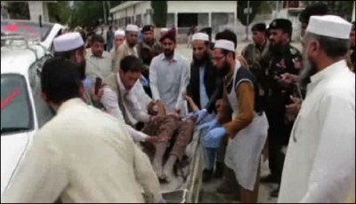 Car falls into river, killing 3