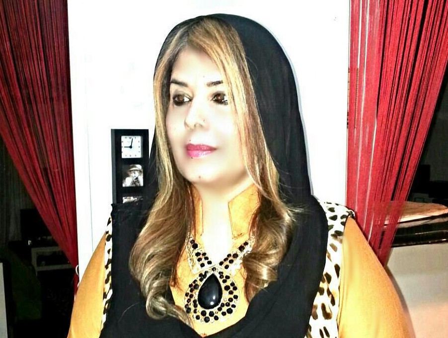 نینا خان فیشن ڈیزائنر کلرکو مبینیشن کا حسین امتزاج
