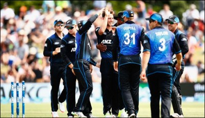 New Zealand beat Sri Lanka by three runs