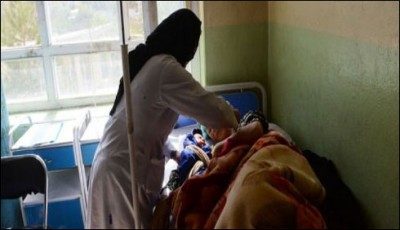 Woman with simultaneous 4 children