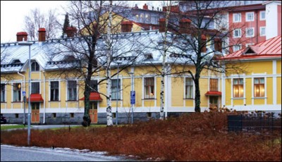 Gates open late guard killed