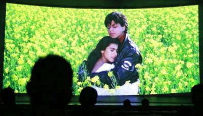 New Year, Bollywood's income 300 crore