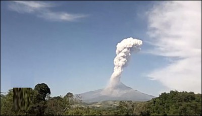 volcano began emitting ash fire