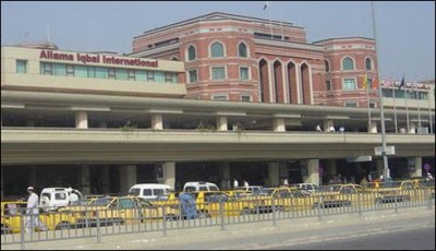 Sri Lanka trying to Lahore, 2 arrested