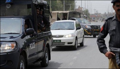 Peshawar blast injures 4