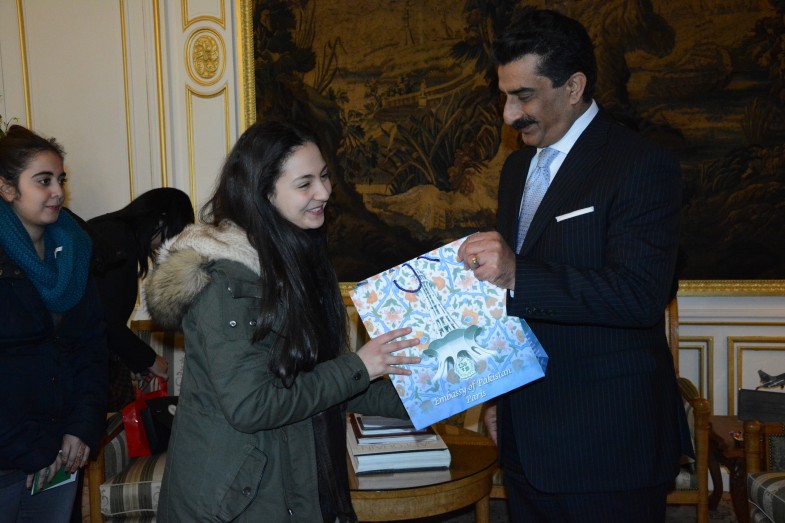 فرانسیسی طلباء و طالبات کا سفارتخانہ پاکستان پیرس کا مطالعاتی دورہ (29)