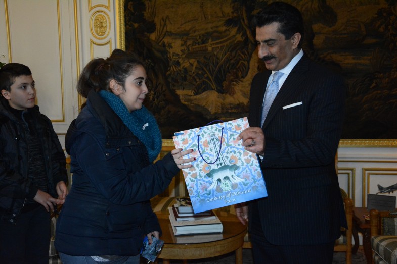 فرانسیسی طلباء و طالبات کا سفارتخانہ پاکستان پیرس کا مطالعاتی دورہ (27)