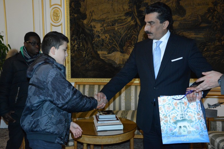 فرانسیسی طلباء و طالبات کا سفارتخانہ پاکستان پیرس کا مطالعاتی دورہ (26)