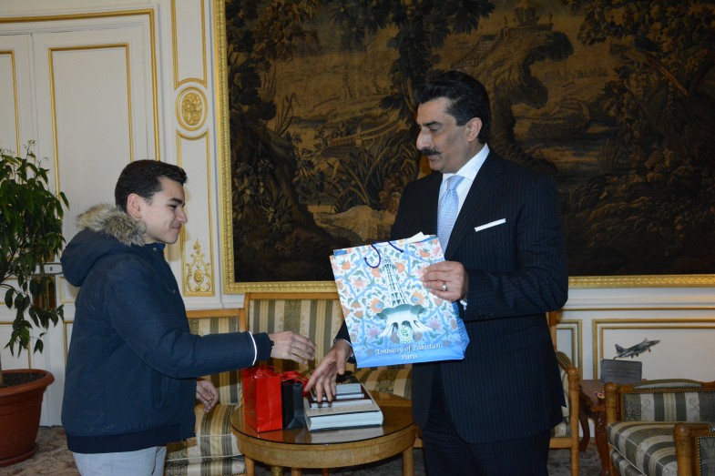 فرانسیسی طلباء و طالبات کا سفارتخانہ پاکستان پیرس کا مطالعاتی دورہ (14)